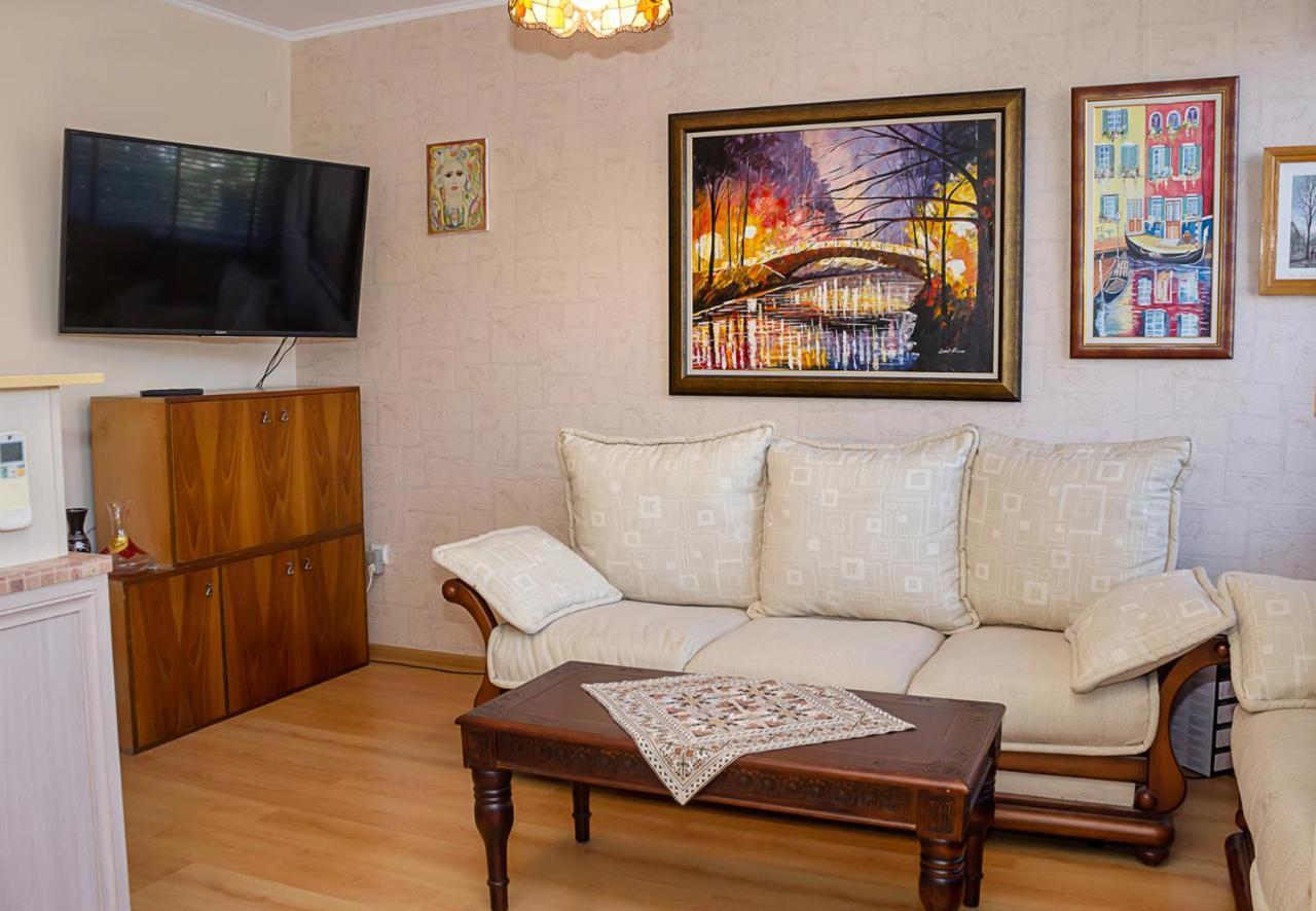 Cozy 1Bd Apartment With Free Parking In The Area By Flat Mаnager 바르나 외부 사진